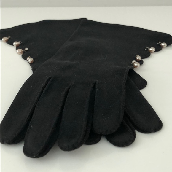 VINTAGE GLOVES WITH TEARDROP PEARLS & RHINESTONES - Picture 3 of 16